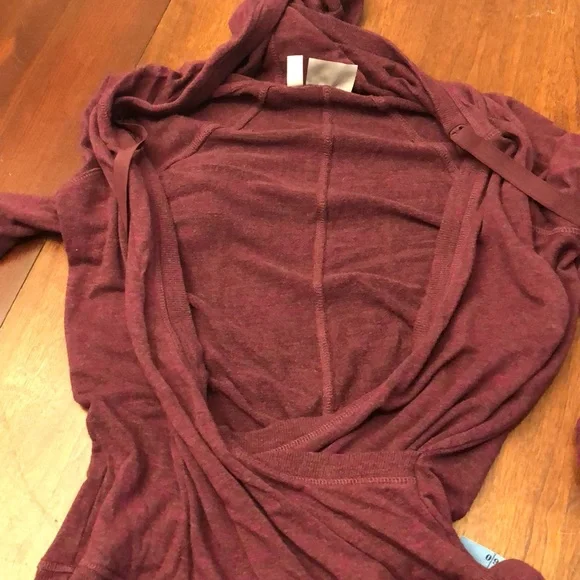 ATHLETA hooded wrap magenta/plum top small - Picture 8 of 9